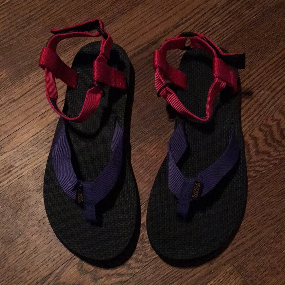 Teva flip flop sandals in blue and pink